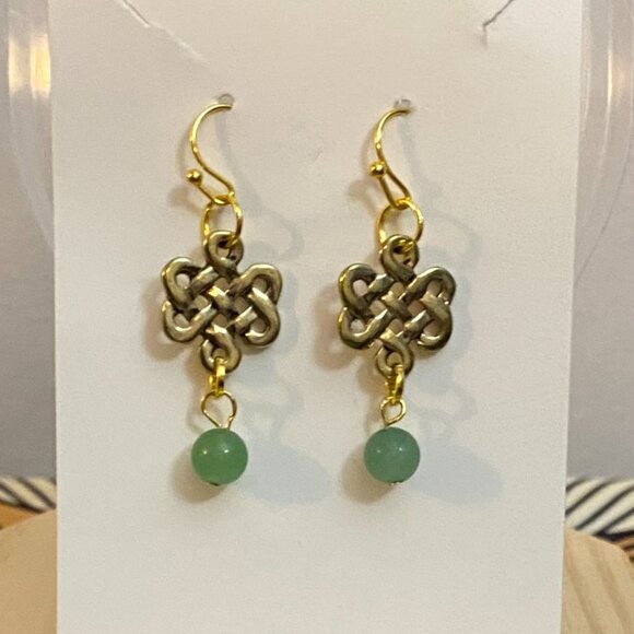 NEW Aventurine crystal Irish charm earrings - Picture 1 of 5